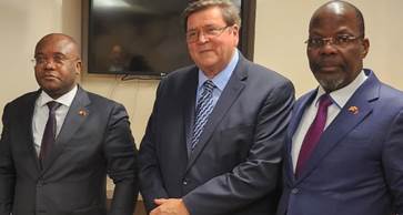 Agostinho VAN-DUNEM - Abassadeur de l’Angola à Washington, Daniel Leclerc - Président de Solution ISPS inc. M. Manuel Barros José - Consul de l’Angola à Toronto.