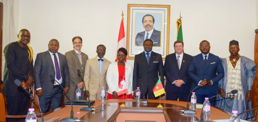From left to right
Mr. Jean-Jacques Batjom, Éclipse Marsec Cameroon, Dr. Louis Eboupeke, Director General of the National Port Authority, Mr. Gino Rubinato, Solution ISPS Inc., Mr. Éric Dibeu, High Commission Delegate, Ms. Lorraine Anderson, High Commissioner of Canada in Yaoundé, NGALLE BIBEHE Jean Ernest Massena, Minister of Transport of Cameroon, Mr. Daniel Leclerc, President of Solution ISPS Inc., Mr. Zakariaou Njoya, Minister Delegate for Transport, Mr. MVEIMANI Sombo Amba, Secretary General of the Ministry of Transport.
